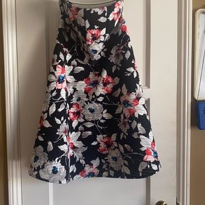 Express black floral